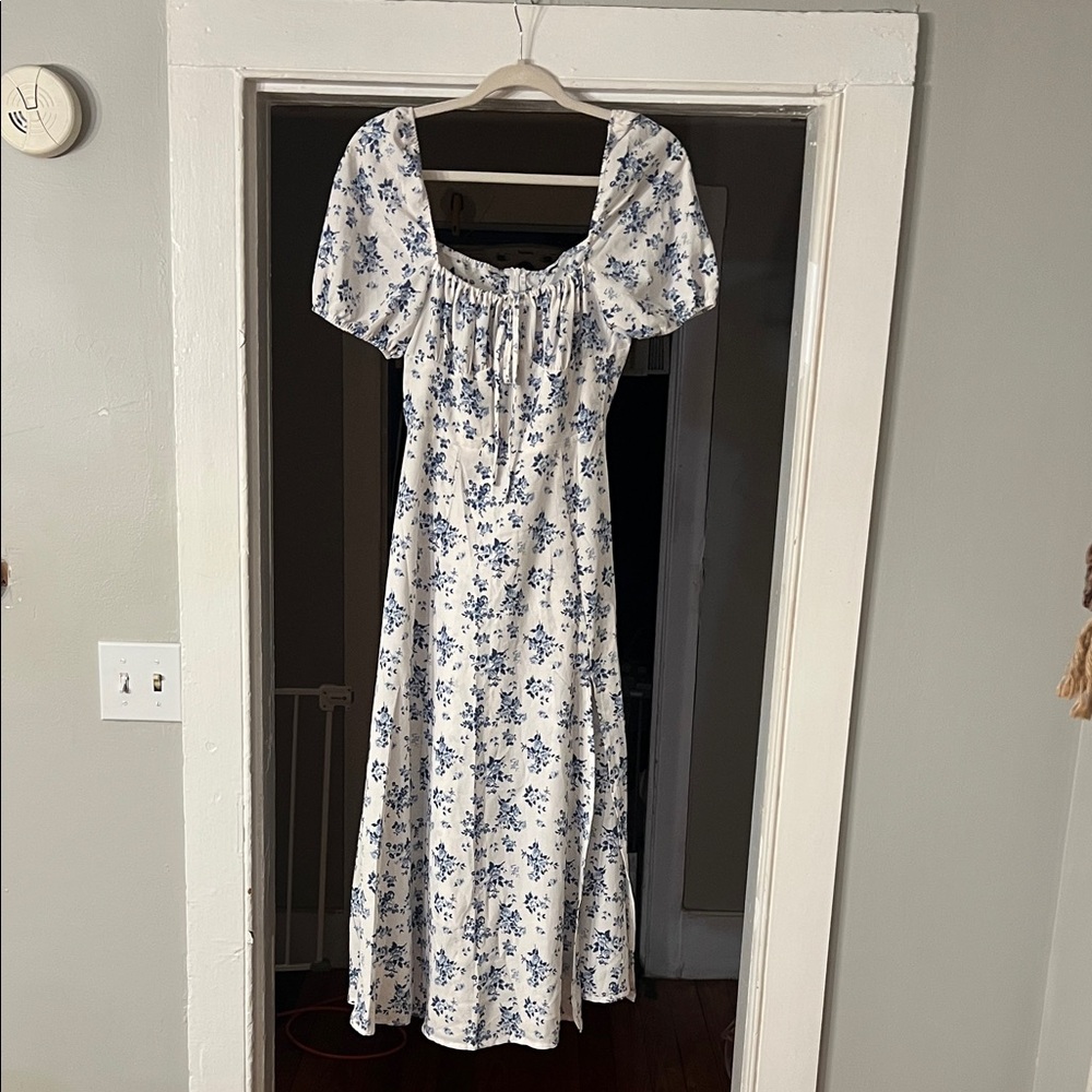 Floral Blue and White midi Dress